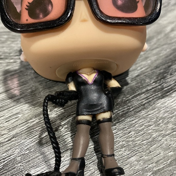 Funko Pop! Heroes | DC Comics Bombshells #225: Catwoman - Vinyl Figure - Picture 7 of 9